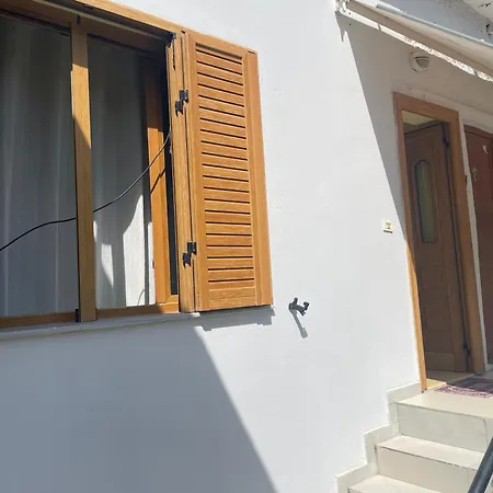 شقة Holiday Apartment فلورا